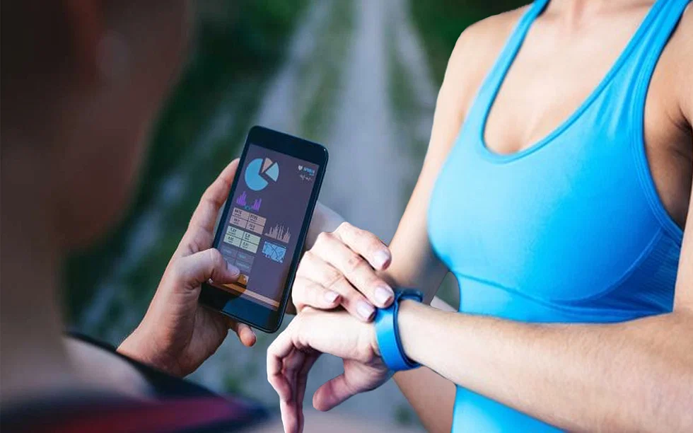 Explain the benefits of using technology and apps to support health and fitness goals.